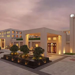 Doubletree By Hilton אגרה