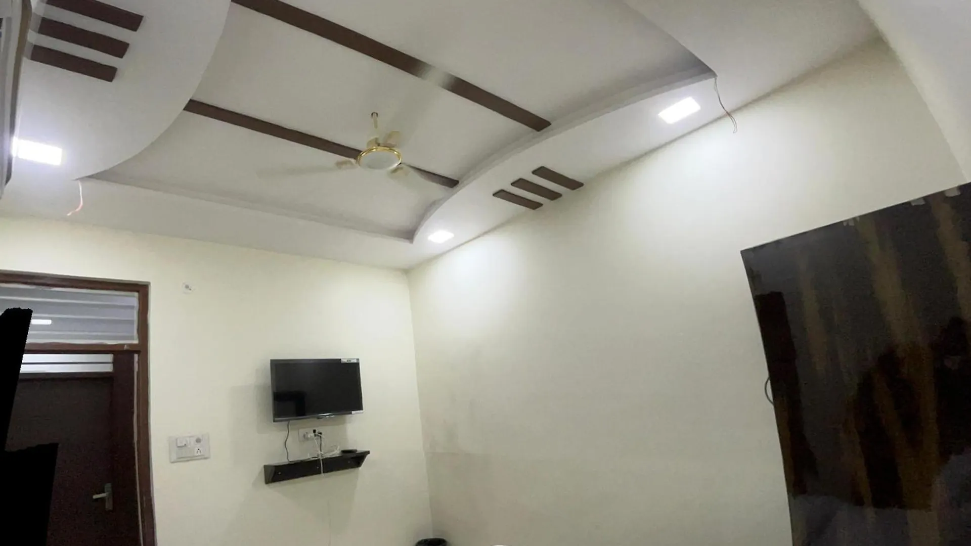 Hotel The Majestic Taj Near Tajmahal Agra   Agra (Uttar Pradesh)